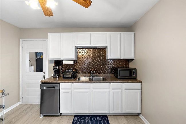110 W Shevlin Ave, House other with 2 bedrooms, 1 bathrooms and null parking in Hazel Park MI | Image 8