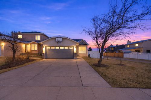 20 Applewood Way Se, Calgary, AB, T2A7M8 | Card Image