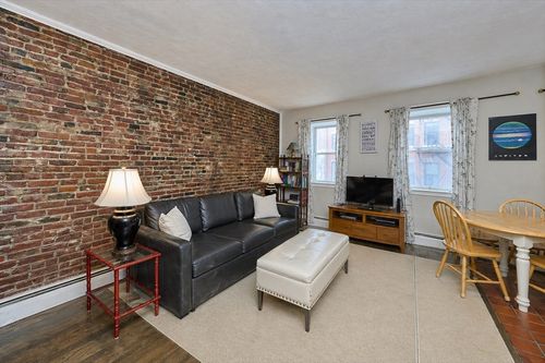 3-250 North, Boston, MA, 02113 | Card Image
