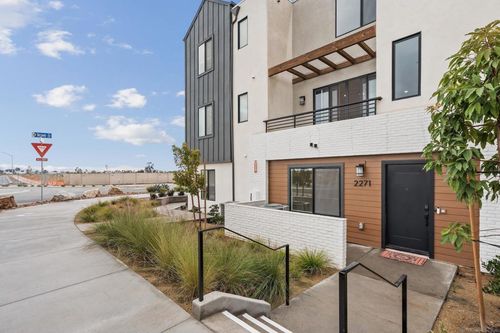 2271 Epoca Way, San Diego, CA, 92154-8067 | Card Image