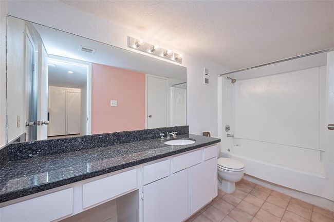 APT-117 - 4001 Nasa Pkwy, Townhouse with 1 bedrooms, 1 bathrooms and null parking in El Lago TX | Image 19