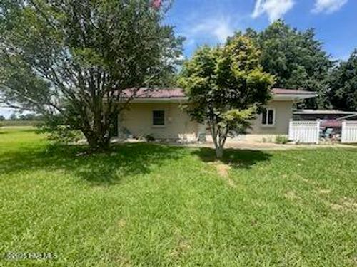 111 Asbury Rd, Cove City, NC, 28523-9741 | Card Image