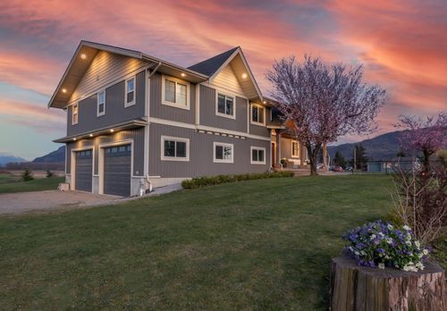 8128 Newton Rd, Fraser Valley Rd Rural, BC, V0M1H0 | Card Image