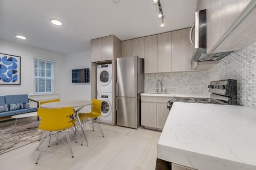 206-1425 Haro St, Vancouver, BC, V6G1G2 | Card Image