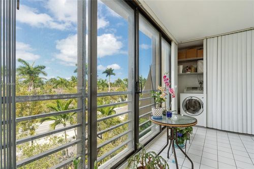 8-20401 Ne 30th Ave, Aventura, FL, 33180-1547 | Card Image