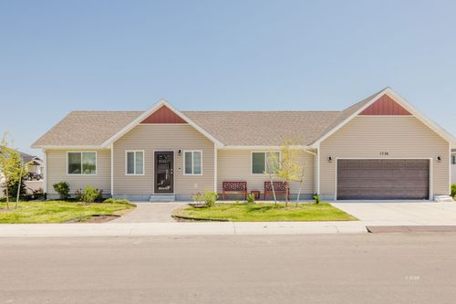 1736 Village Pkwy, Elko, NV, 89801-7815 | Card Image