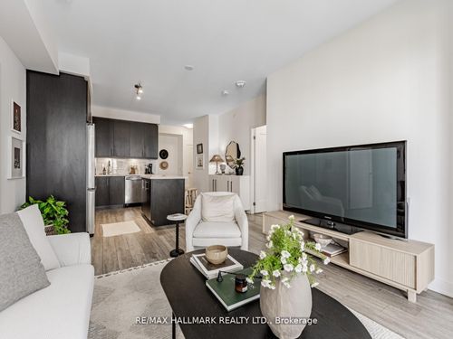 404-105 Oneida Cres, Richmond Hill, ON, L4B0H6 | Card Image