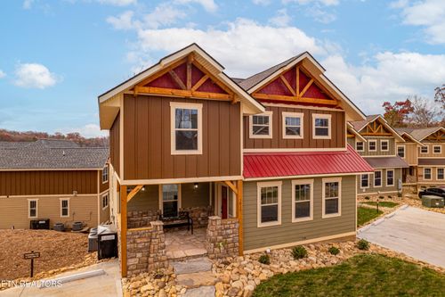 1011 Potters Way, Gatlinburg, TN, 37738-2023 | Card Image