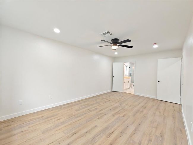 Master Bed | Image 25