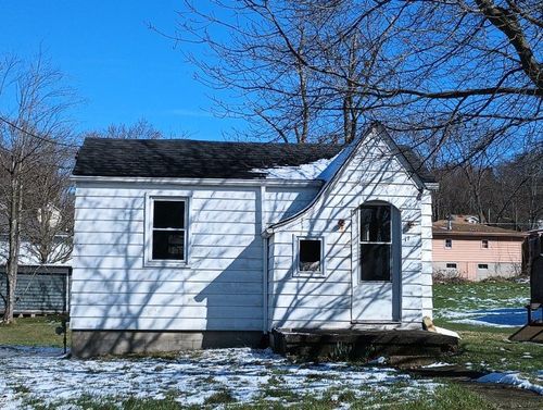 17 Cherry St, Wheatland, PA, 16161-1114 | Card Image