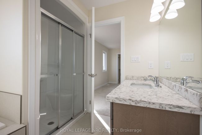 33 Cinnamon St, House other with 3 bedrooms, 3 bathrooms and 2 parking in Thorold ON | Image 13