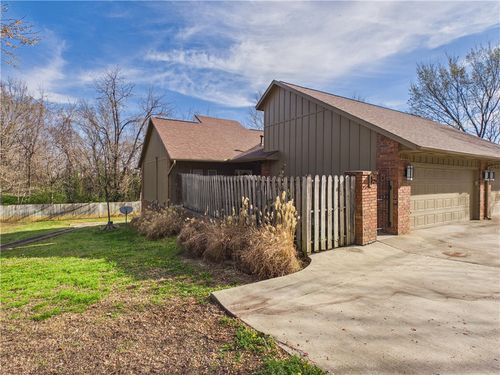 78 E Sycamore St, Fayetteville, AR, 72703-2517 | Card Image