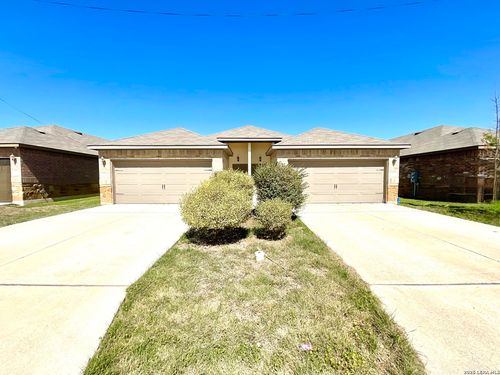 2575 Pahmeyer Rd, New Braunfels, TX, 78130-3933 | Card Image