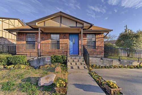 820 Southeast Parkway, Azle, TX, 76020 | Card Image
