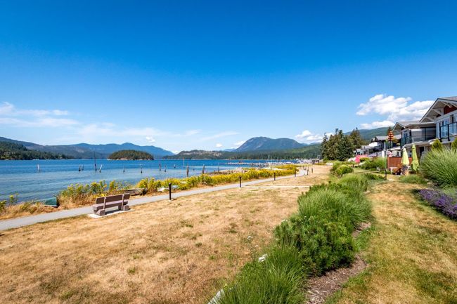 5933 Beachgate Lane, Townhouse with 4 bedrooms, 3 bathrooms and 2 parking in Sechelt BC | Image 30