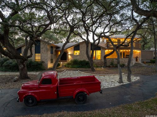 9325 Bluebell Dr, Garden Ridge, TX, 78266-2317 | Card Image