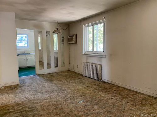 g-2-254 75th Ave, Glen Oaks, NY, 11004-1108 | Card Image