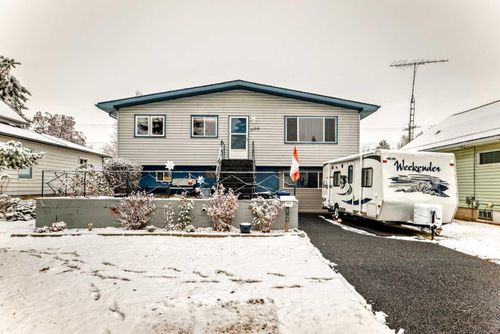 {{alt}} | Card Image