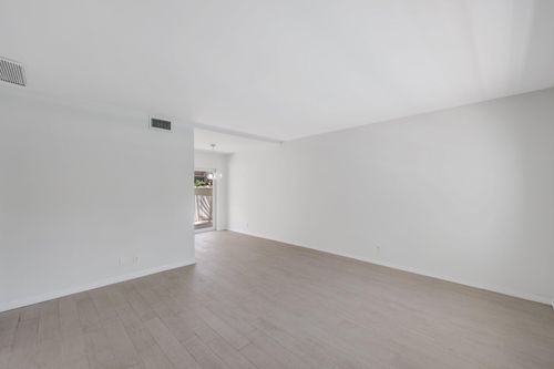 apt-102-609 Ne 13th Ave, Fort Lauderdale, FL, 33304-2837 | Card Image