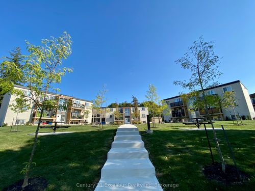 1-360 Queen St E, Fergus, ON, N1M1T4 | Card Image
