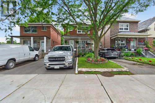 750 Jane Street, Toronto (Rockcliffe-Smythe), ON, M6N4B2 | Card Image