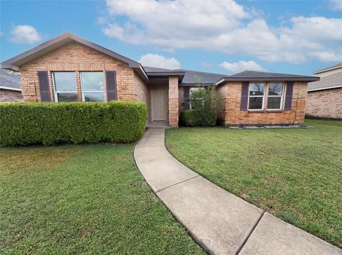 1006 Blackberry Trl, Lancaster, TX, 75134-4610 | Card Image