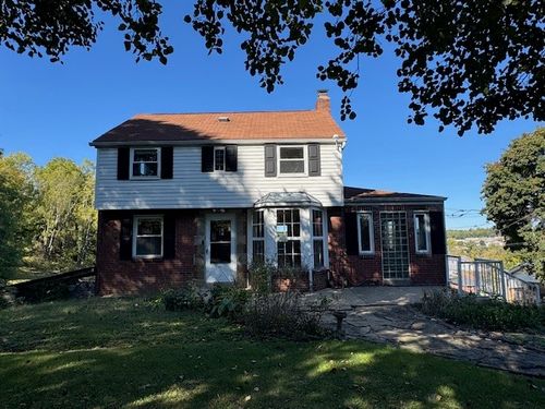 823 W Newton Rd, Greensburg, PA, 15601-2858 | Card Image