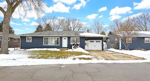 508 Elaine Ave, Marshall, MN, 56258-2238 | Card Image