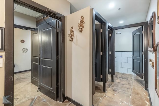 restroom | Image 22