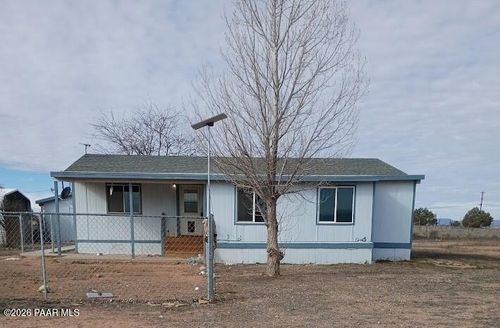 2050 W Curtis Ranch Rd, Paulden, AZ, 86334-3568 | Card Image