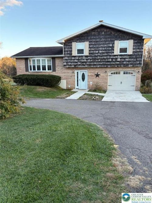 1020 E Main St, Weatherly, PA, 18255-1247 | Card Image