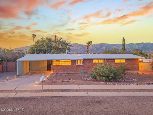 6965 E Luana Dr, Tucson, AZ, 85710-2223 | Card Image