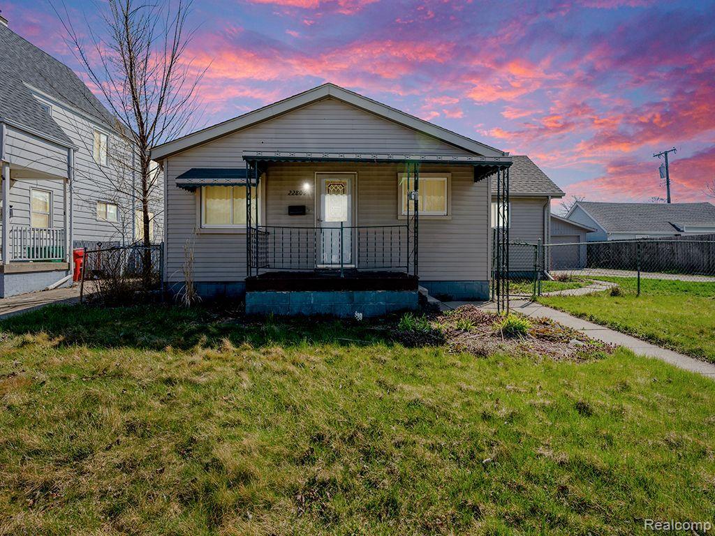 Shakespeare Ave, Eastpointe, MI 48021