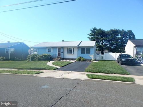 12 Gerard Rd, Hamilton, NJ, 08620-1520 | Card Image