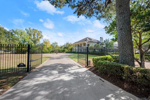 8012 Old Hammond Hwy, Baton Rouge, LA, 70809-1229 | Card Image