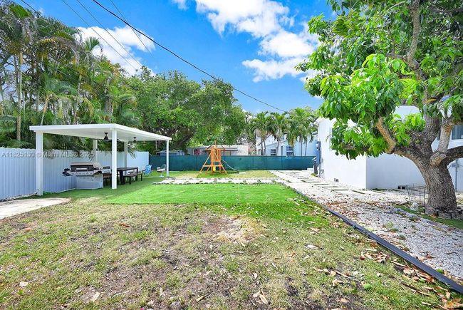 876 Ne 81 St St, House other with 3 bedrooms, 2 bathrooms and null parking in Miami FL | Image 51