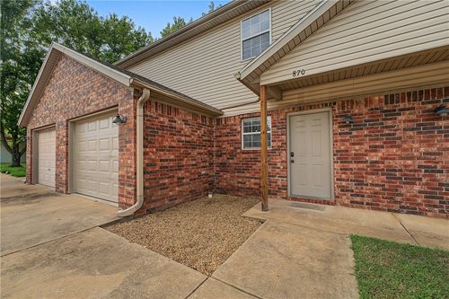870 W Melmar Dr, Fayetteville, AR, 72703-2142 | Card Image