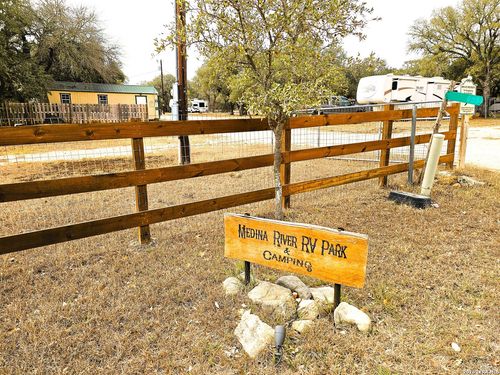 605 Lakeshore Ln, Bandera, TX, 78003-3872 | Card Image