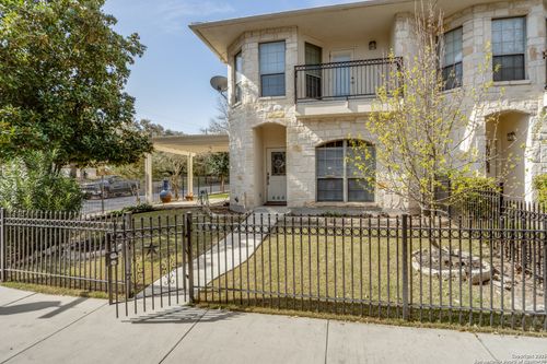 444 Herff St, Boerne, TX, 78006-2536 | Card Image
