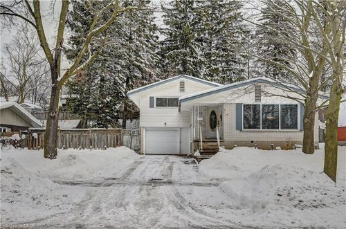 {{alt}} | Card Image