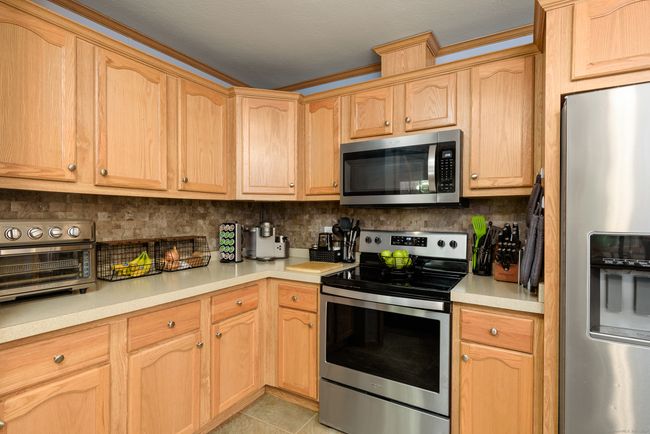 1914 Route 12, House other with 3 bedrooms, 2 bathrooms and null parking in Gales Ferry CT | Image 7