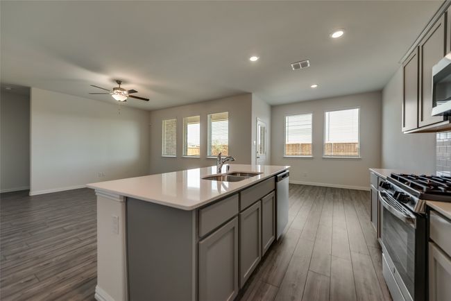 5904 Priory Dr, House other with 4 bedrooms, 2 bathrooms and null parking in Aubrey TX | Image 16