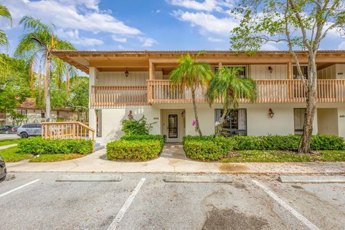 405 Brackenwood Ln S, Palm Beach Gardens, FL, 33418-9044 | Card Image