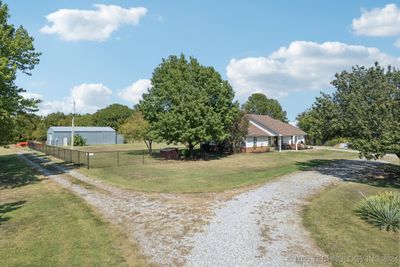 4270 N Pine Hollow Road, House other with 3 bedrooms, 2 bathrooms and null parking in McAlester OK | Image 3