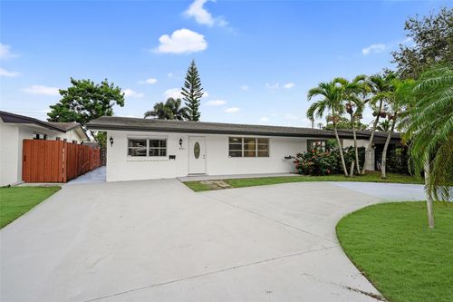 8461 Nw 14th St, Pembroke Pines, FL, 33024-4967 | Card Image