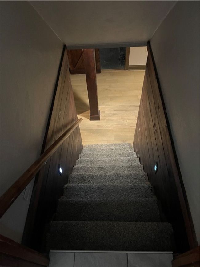 stairway to basement | Image 31