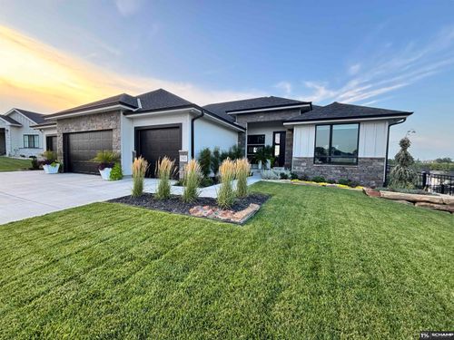 19022 Acorn Dr, Gretna, NE, 68028-5094 | Card Image