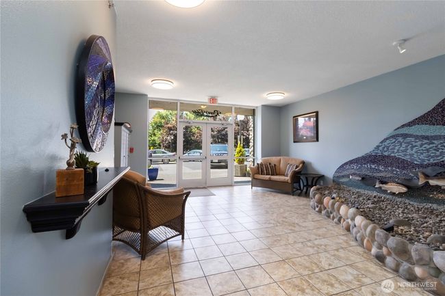 Secure Main Entrance/Lobby | Image 22