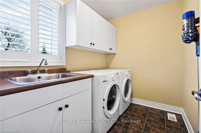 8 Woodbine Ave, House other with 3 bedrooms, 2 bathrooms and 2 parking in Saint Catharines ON | Image 18