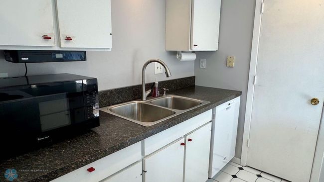 (12) Kitchen.jpeg | Image 12